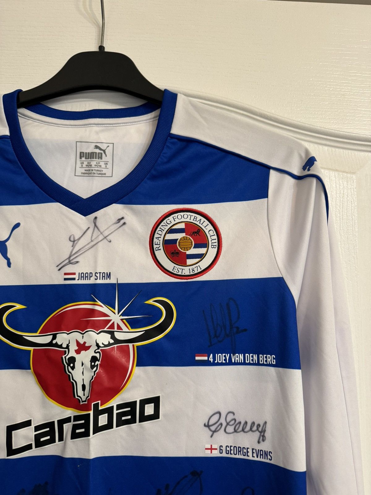 Puma × Vintage Reading 2016/17 Puma Jersey All Team Autographs Blokcore S Size US S / EU 44-46 / 1 - 7 Thumbnail
