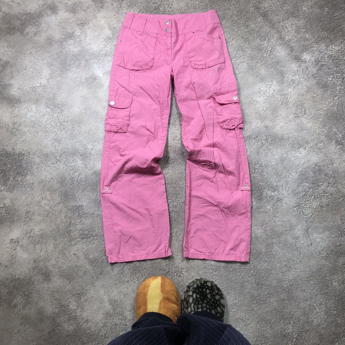 Vintage Y2K Baggy Cargo Pants Hot Pink Distressed Streetwear Logo 30 Size 30" / US 8 / IT 44 - 1 Thumbnail