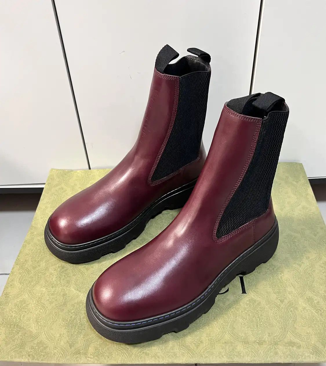 Burberry Burberry Pebbled Rubber Rain Ankle Boots Manilla 42  display picture 3