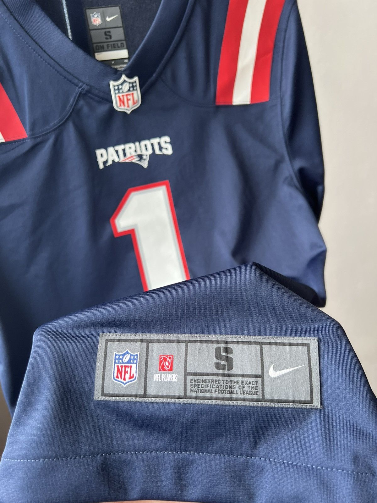NFL 2021 NFL USA New England Patriots #1 Newton Football shirt Size US S / EU 44-46 / 1 - 8 Thumbnail