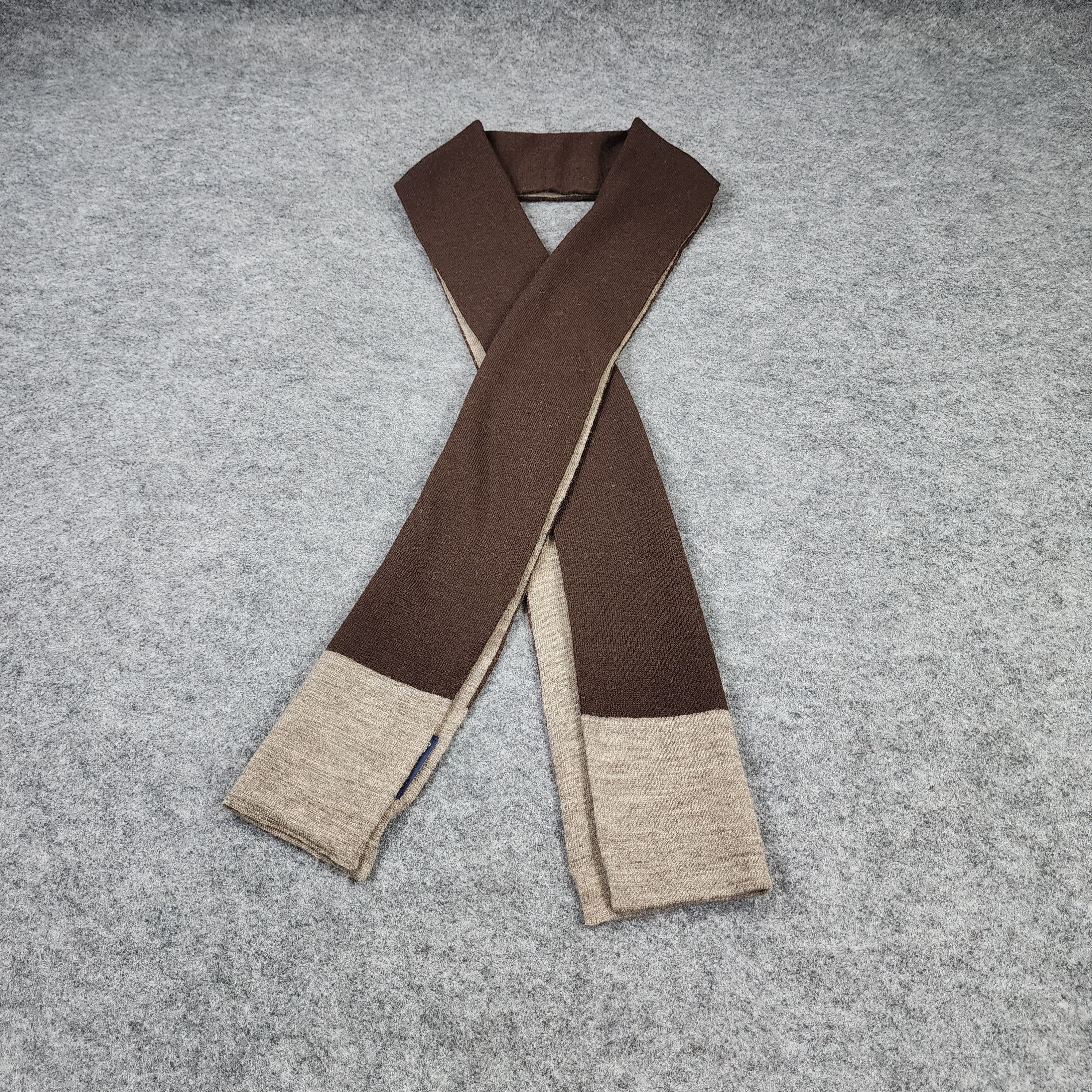 Gap Scarf / Muffler / Neckwear D025