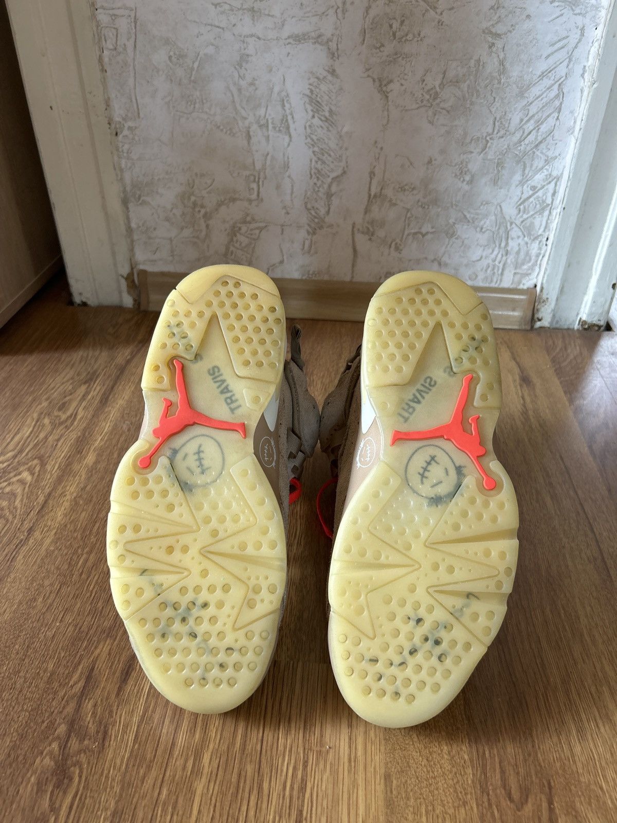 Jordan Brand × Travis Scott Air Jordan 6 Travis Scott Size US 8.5 / EU 41-42 - 5 Thumbnail