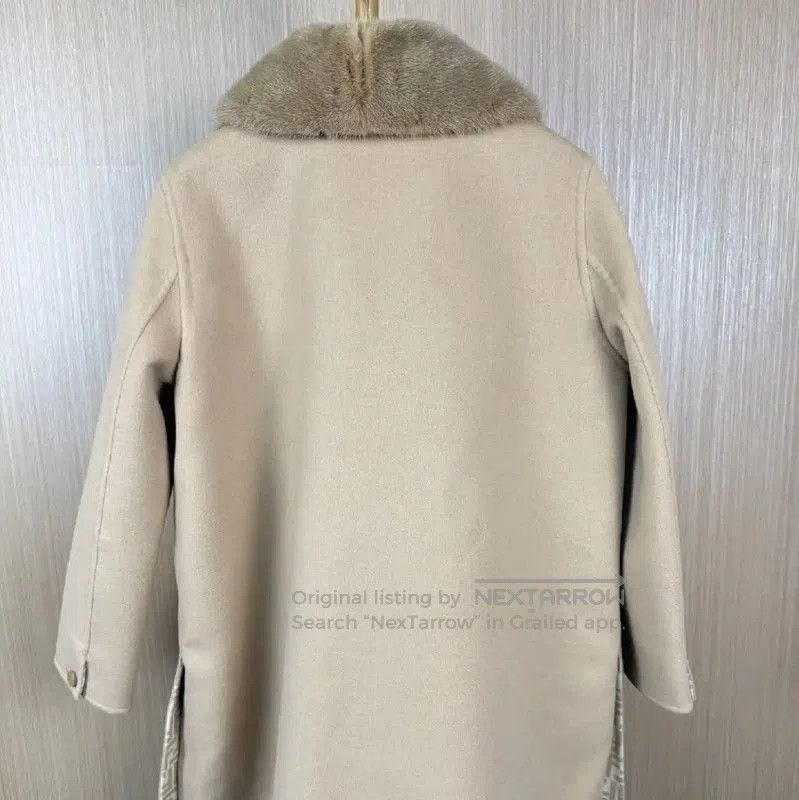 Fendi Fendi Women's Wool Coat with Fur Collar . Size M / US 6-8 / IT 42-44 - 2 Thumbnail