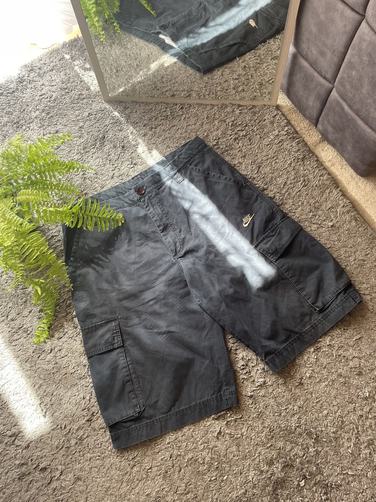 Nike × Vintage 00s Shorts Nike Vintage Streetwear Rare Logo Size US 32 / EU 48 - 1 Thumbnail