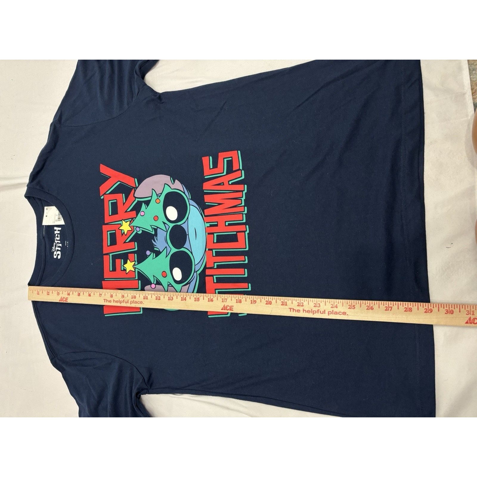 Disney NWT Disney Lilo & Stitch Short Sleeve Crewneck T-Shirt Large Size US S / EU 44-46 / 1 - 5 Thumbnail