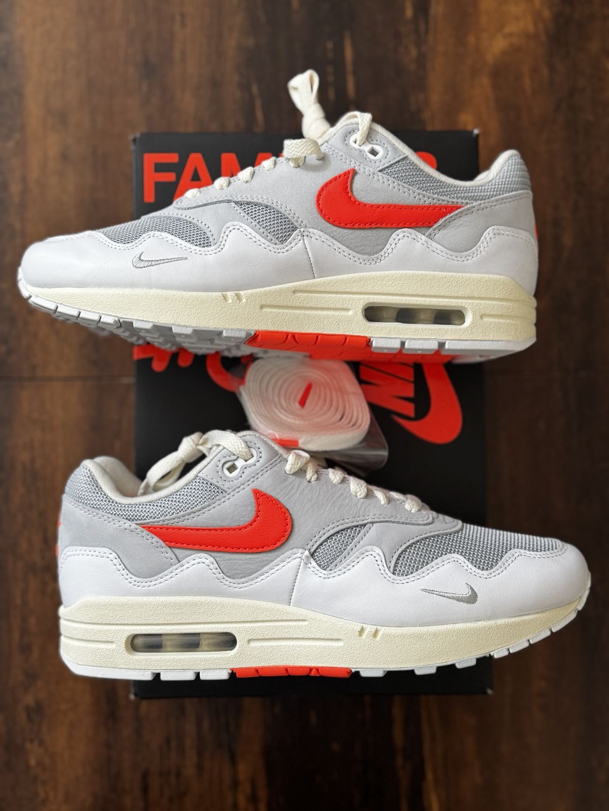 Nike × Patta Patta X Nike Air Max 1/P White/ Hyper Crimson-Pure Platinum Size US 8 / EU 41 - 3 Thumbnail