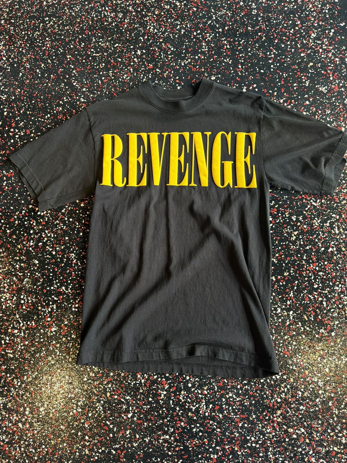 Revenge Revenge Black and Yellow Tee Size US S / EU 44-46 / 1 - 1 Thumbnail