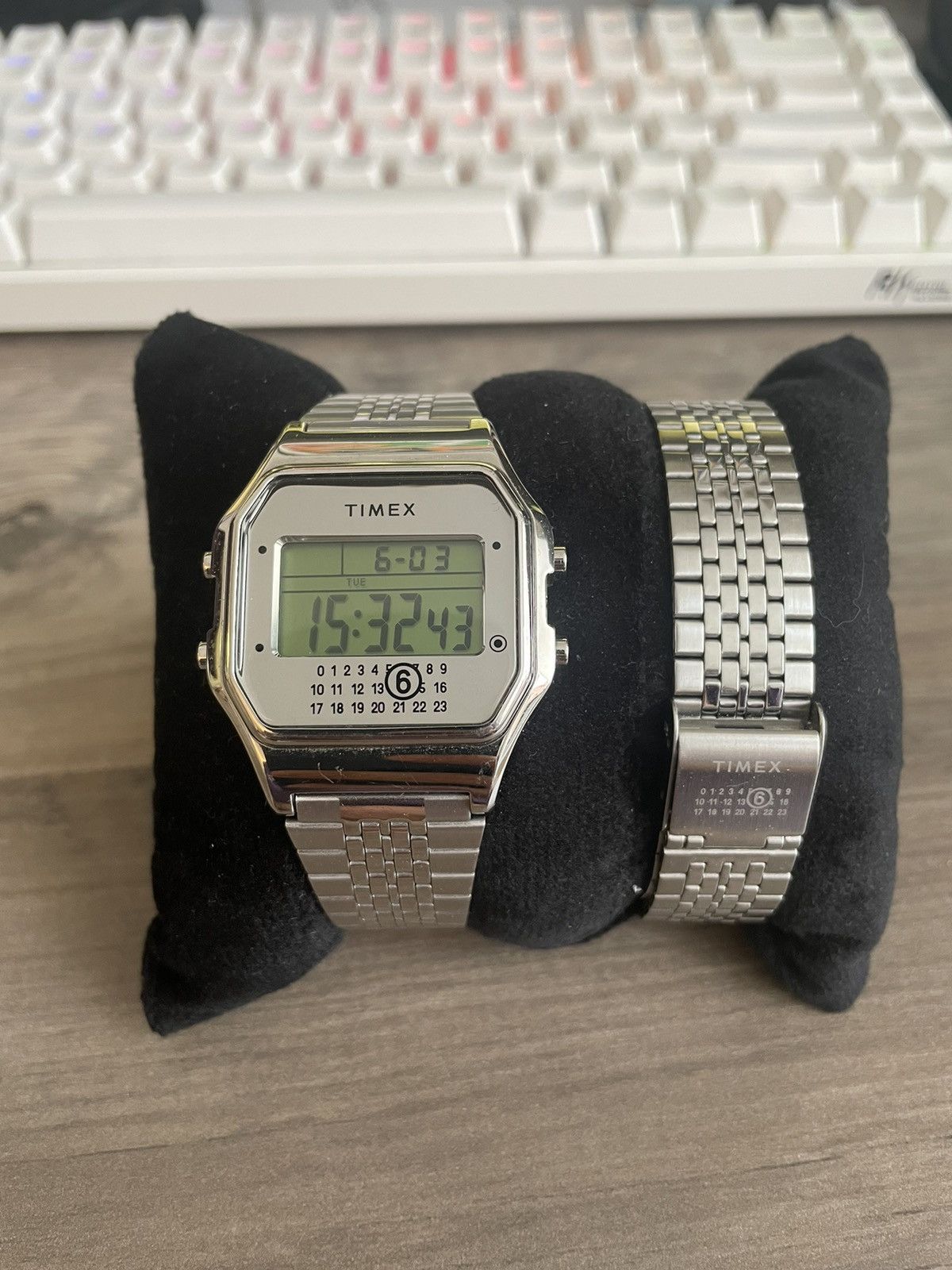 Timex × MM6 T80 Gift Set W/ Extra MM6 Maison Margiela TIMEX Digital Watch T80 Gift Set w