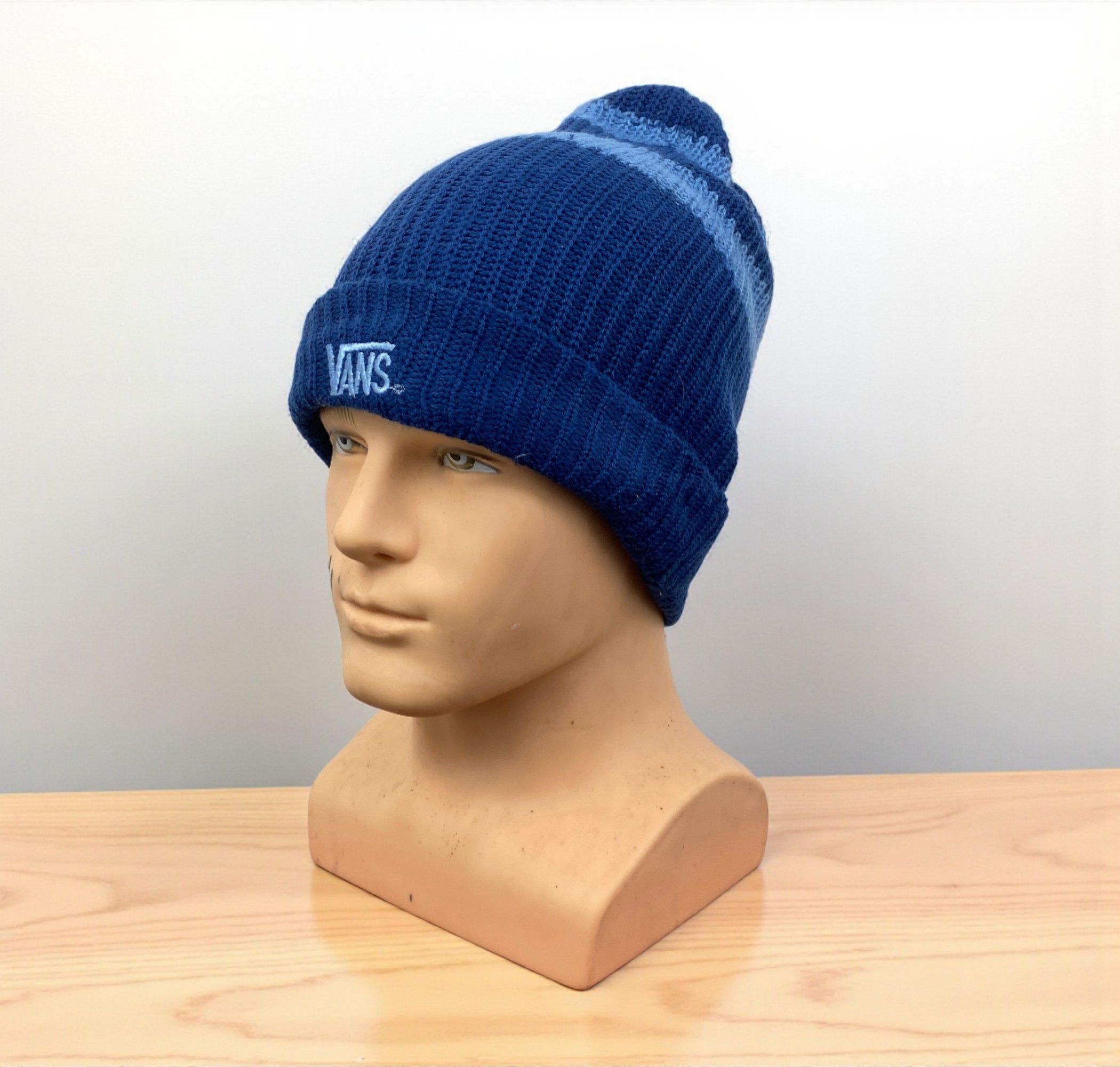 Vans Vintage Vans Stripes Beanie / Snow Cap / Winter Hat BA0069 Size ONE SIZE - 1 Thumbnail