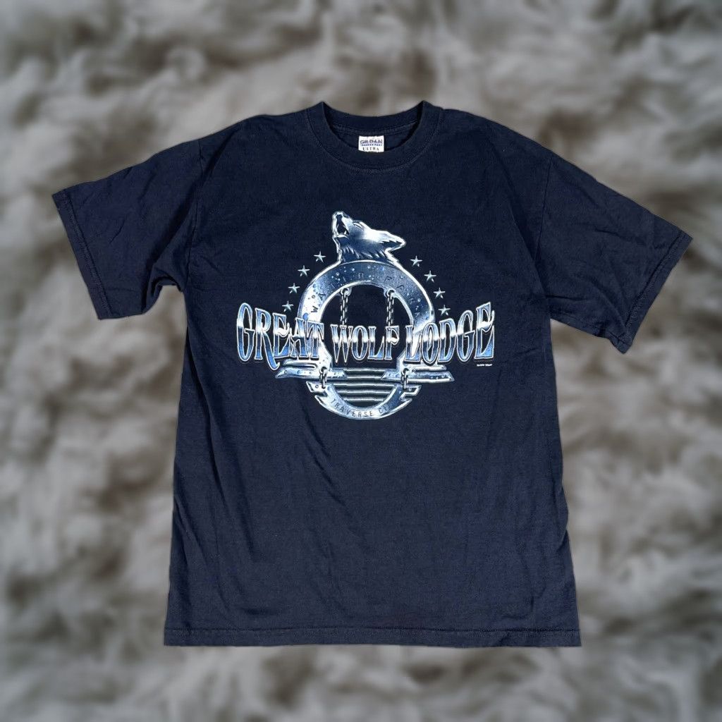 Gildan VINTAGE Great Wolf Lodge T Shirt Gildan Black Graphic Tee Souvenir Vacation M Size US M / EU 48-50 / 2 - 1 Thumbnail
