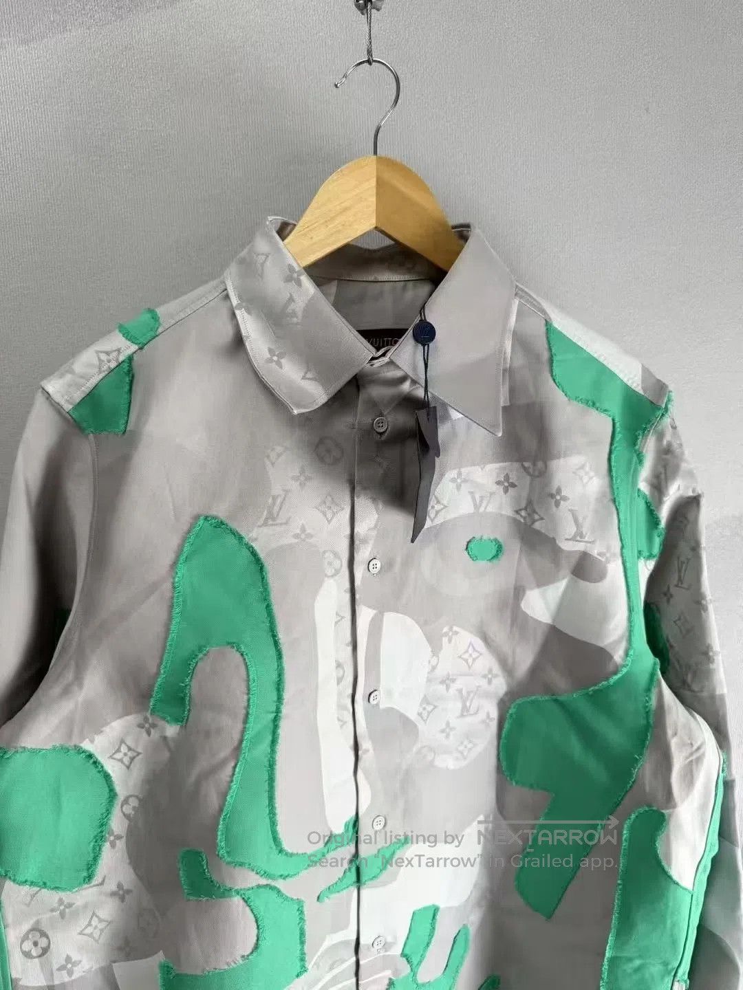 Louis Vuitton Louis Vuitton Gray Green Face Printed All-over Print Shirt Size US M / EU 48-50 / 2 - 2 Thumbnail