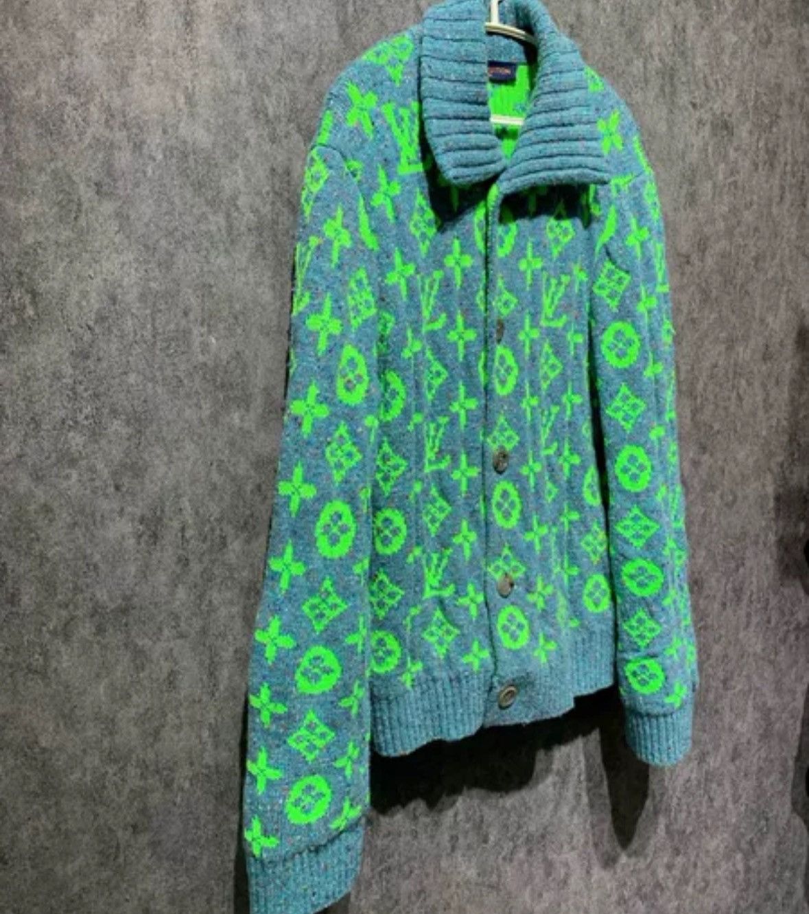 Louis Vuitton Louis Vuitton grey green full printed logo wool jacket Size US XL / EU 56 / 4 - 3 Thumbnail