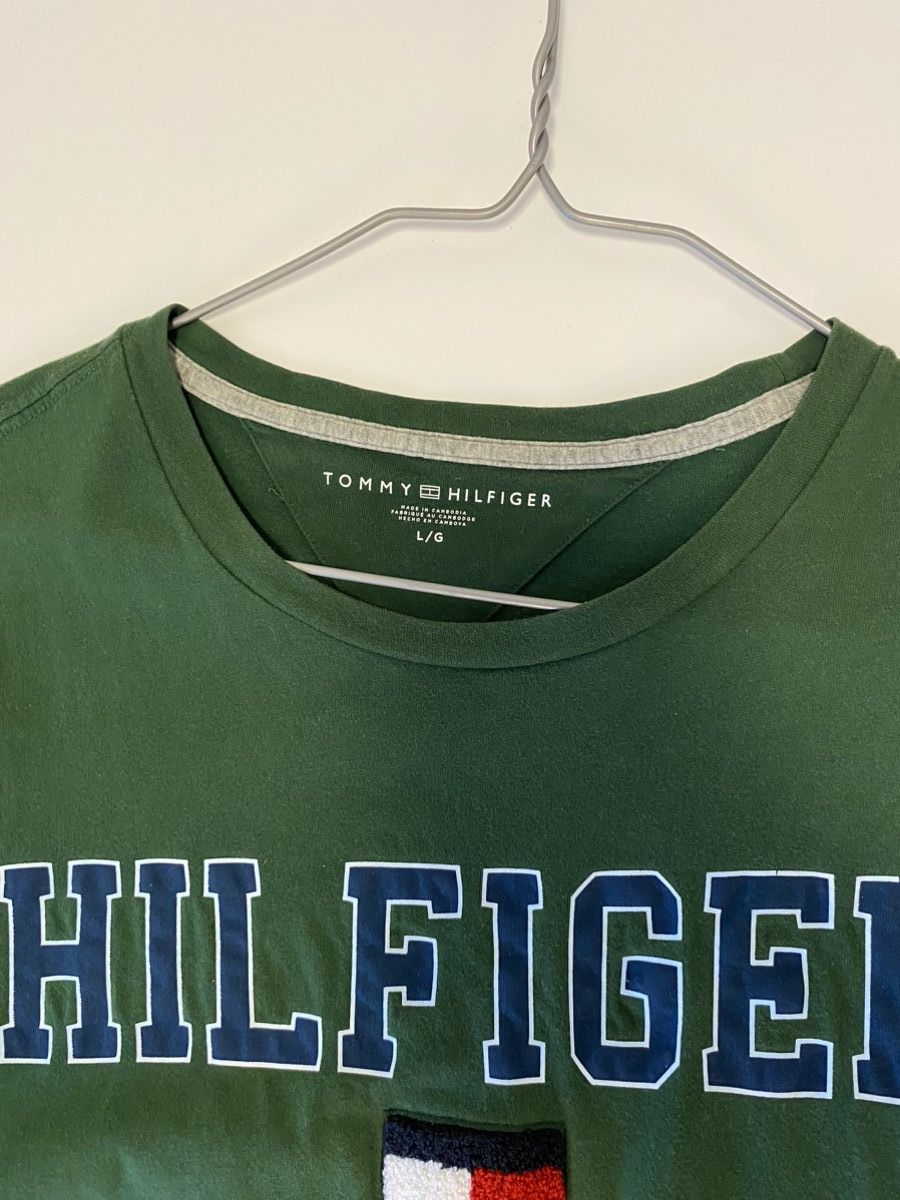 Tommy Hilfiger × Tommy Jeans × Vintage Green Tommy Hilfiger Logo T-Shirt Size US L / EU 52-54 / 3 - 5 Thumbnail