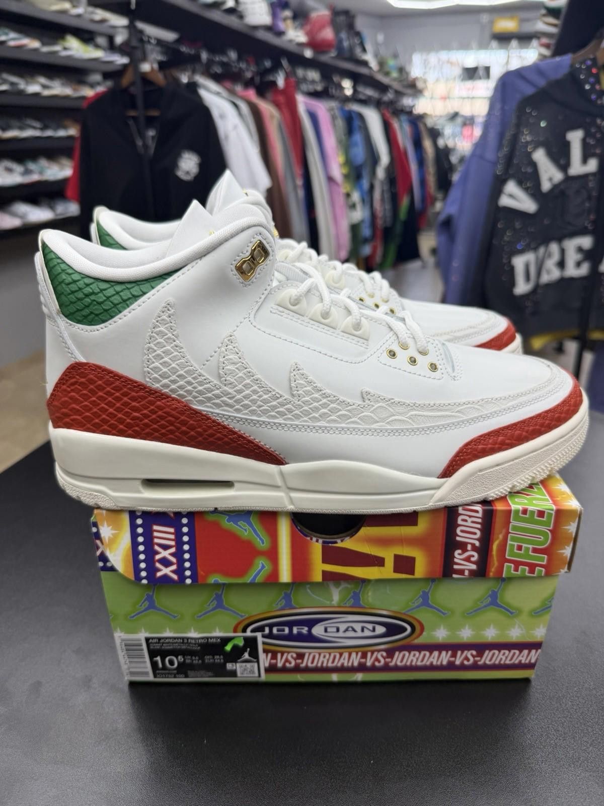 Jordan Brand Size 10.5-Men Air Jordan 3 Retro El Vuelo Summit White/ Size US 10.5 / EU 43-44 - 12 Thumbnail