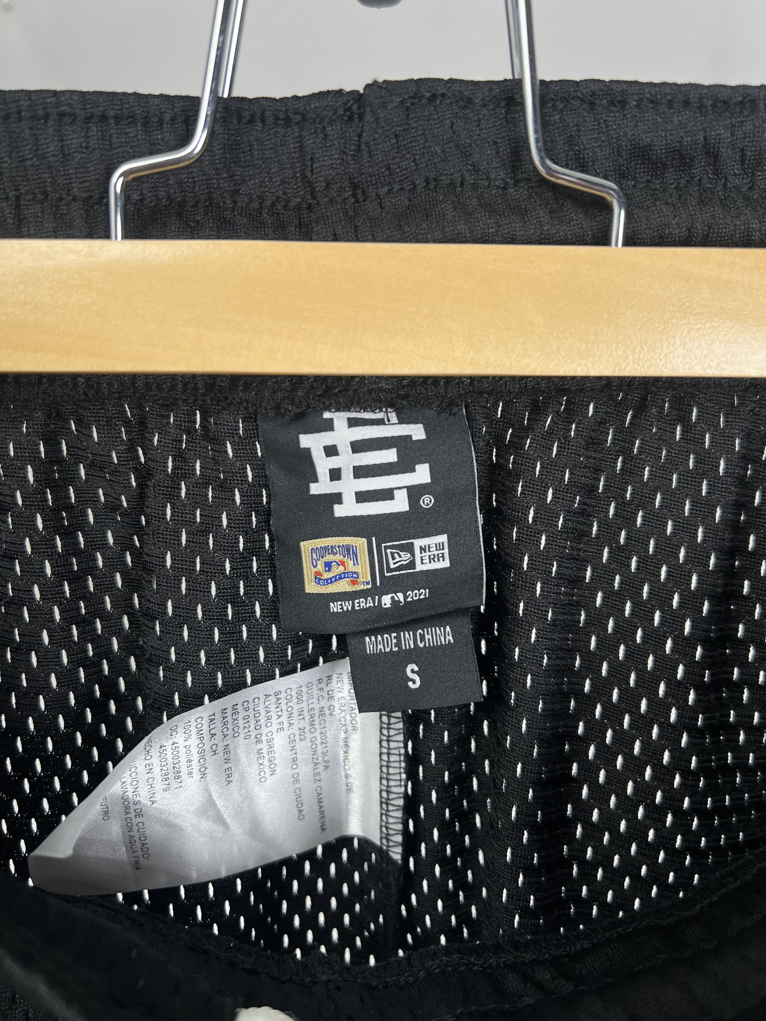 Eric Emanuel × New Era Brand New EE Florida Marlins Basic Short Size S Size US 30 / EU 46 - 6 Thumbnail