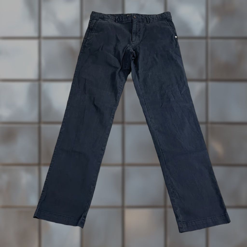 Hugo Boss Hugo Boss Chino Trousers Slim Tapered Fit 32 Blue Stretch Cotton Elasatan 5-Pocket Mens Regular Modern Casual Formal Workwear Pants Size US 32 / EU 48 - 1 Thumbnail