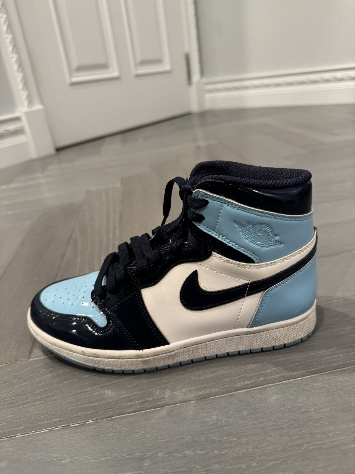 Nike Women’s Air Jordan 1 Retro High OG Blue Chill Size US 7 / IT 37 - 10 Thumbnail