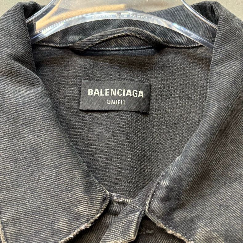 Balenciaga Balenciaga Double b graffiti spray-painted denim jacket Size US XS / EU 42 / 0 - 2 Thumbnail