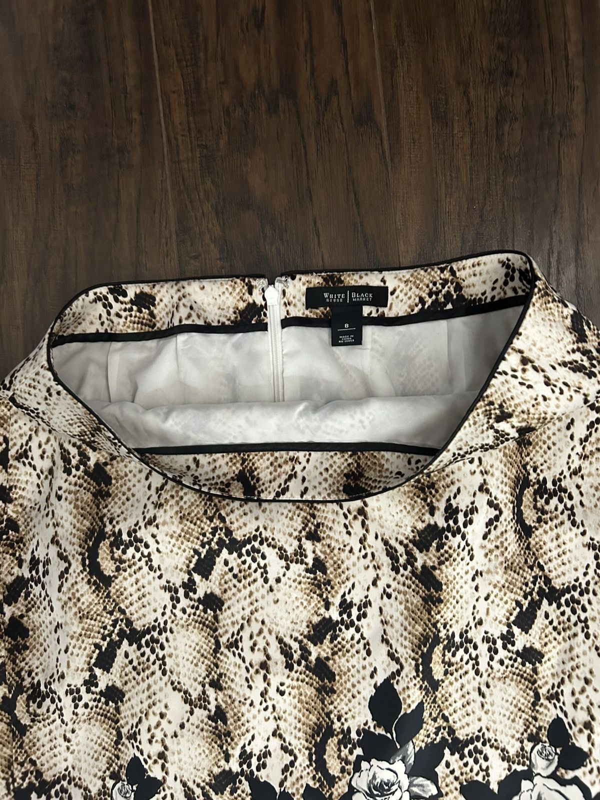 White House Black Market White House Black Market Floral Skirt Size 30" / US 8 / IT 44 - 2 Thumbnail