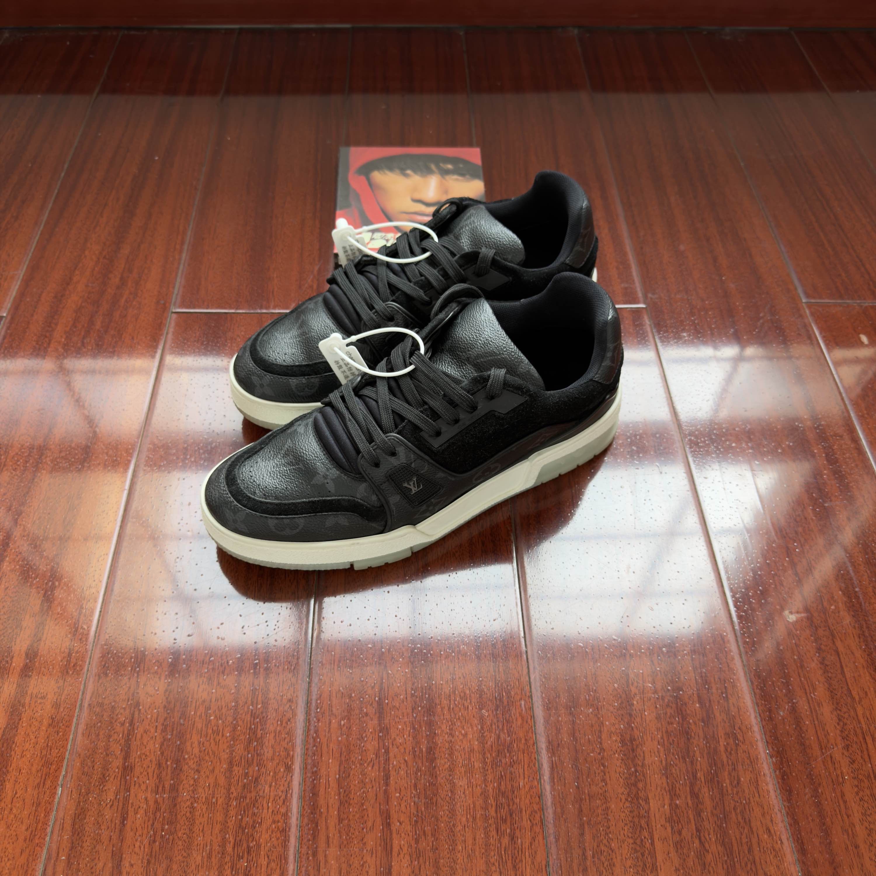 Louis Vuitton Louis Vuitton Monogram LV Trainer Sneakers Size 7 Size US 7 / EU 40 - 1 Thumbnail