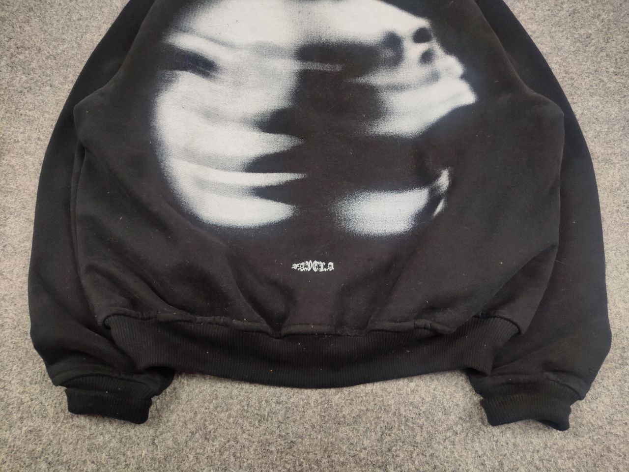FAVELA Favela Design Oversized Face Graphic Sweatshirt Raf Style Size US S / EU 44-46 / 1 - 9 Thumbnail
