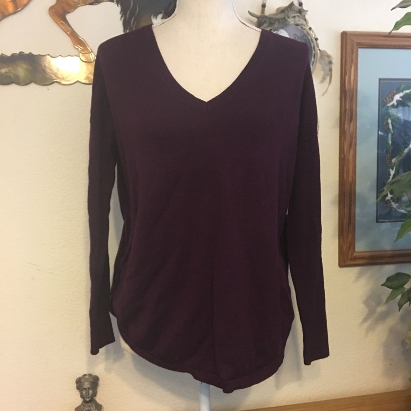 Express Express super soft burgundy v neck sweater XS Size XS / US 0-2 / IT 36-38 - 4 Thumbnail
