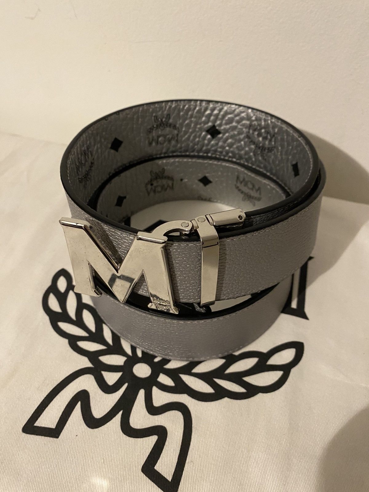 MCM MCM Claus M Silver Reversible Size ONE SIZE - 7 Thumbnail