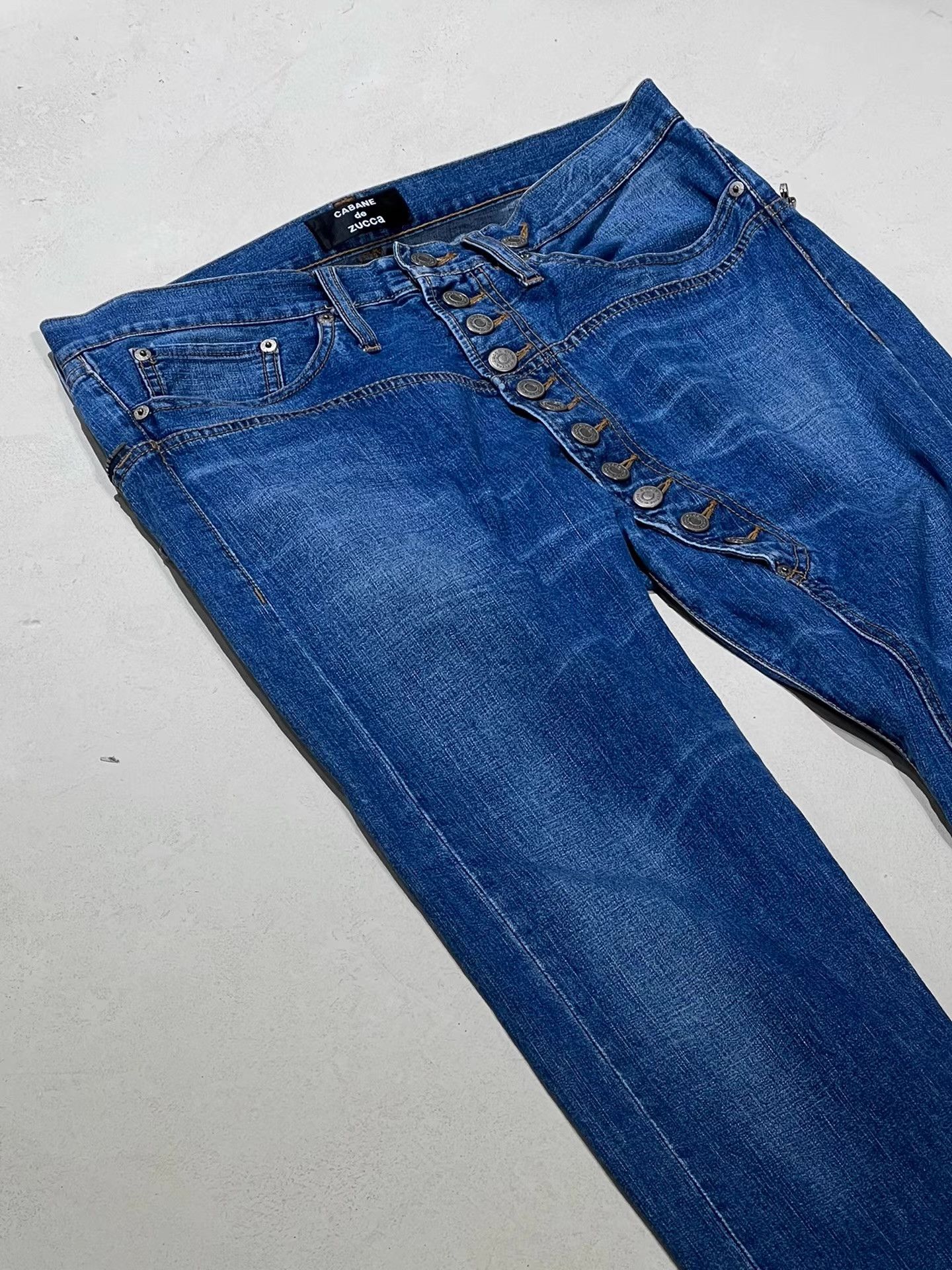 CABANE de ZUCCa CABANE de zucca Asymmetrical Button Jeans Q13 Size US 36 / EU 52 - 3 Thumbnail