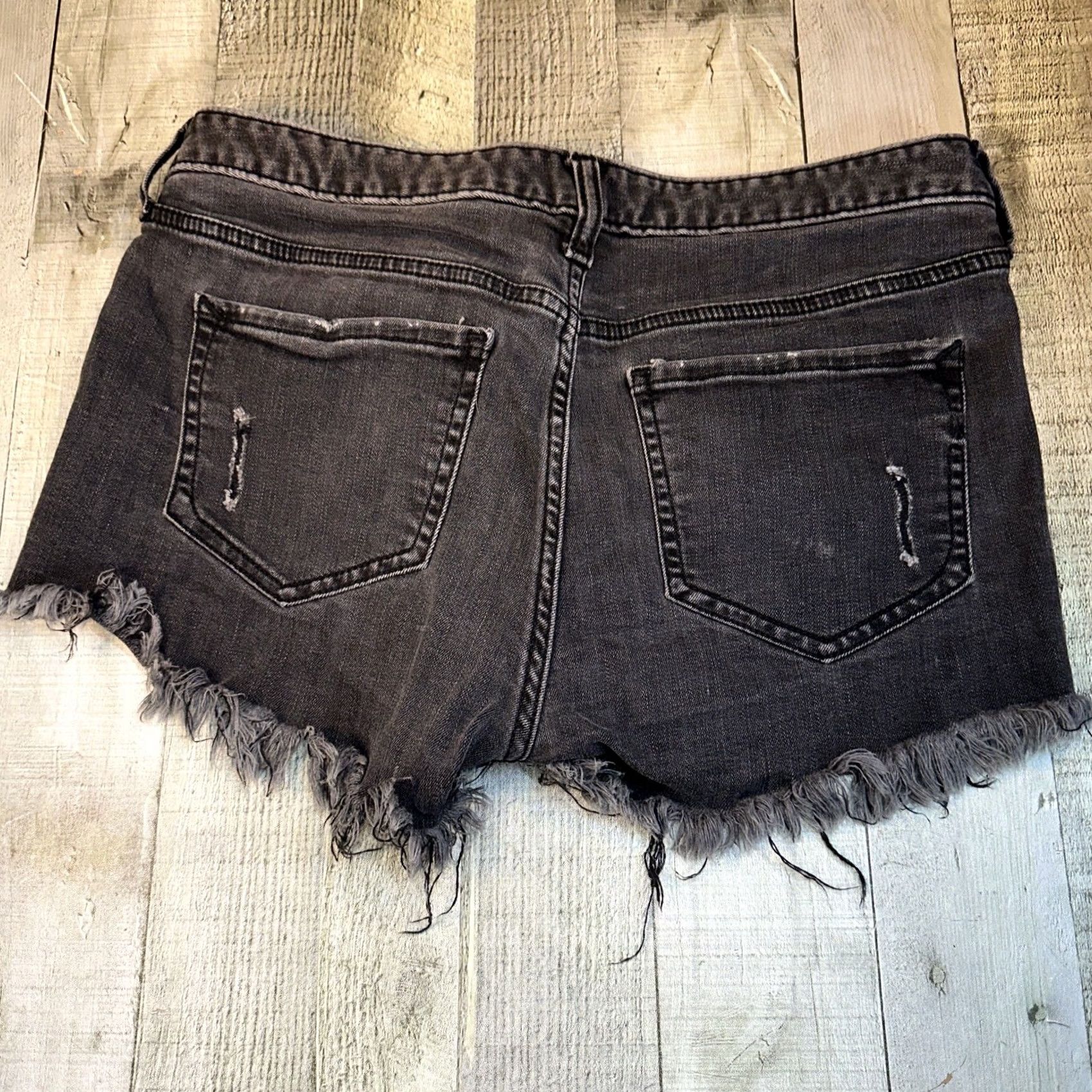 Express Express Womens Cut-Off Shorts Relaxed Low Rise Distressed 2.0in Inseam Black 6/ Regular Cotton Denim Button 5-Pocket Size 28" / US 6 / IT 42 - 3 Thumbnail