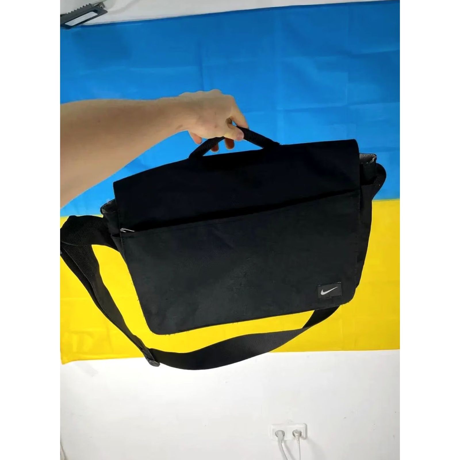 Nike VINTAGE Nike Messenger Bag 00s Black Shoulder Strap Nylon Polyester Men Travel Casual Indoor 45/35/10cm Size ONE SIZE - 3 Thumbnail