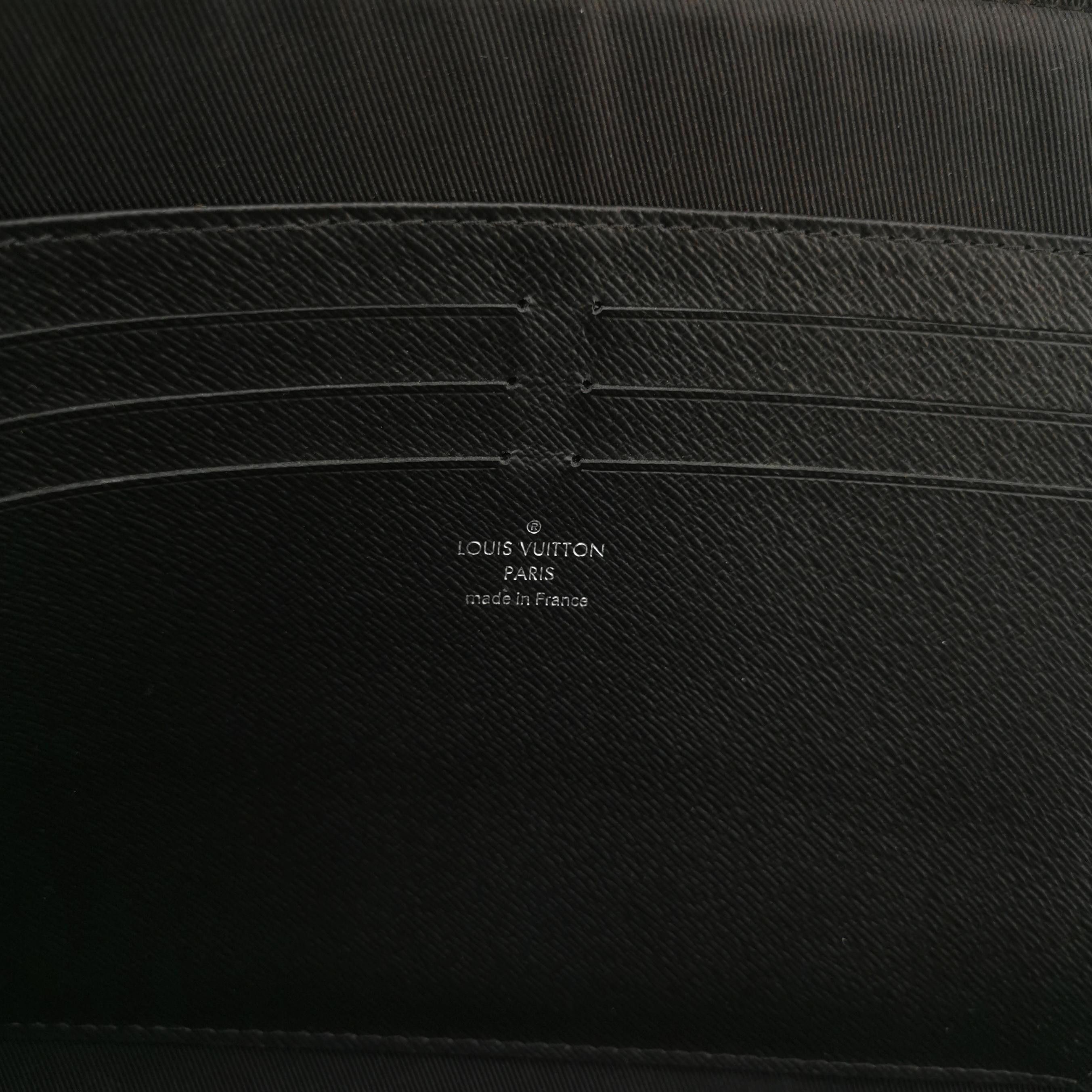 Louis Vuitton Louis Vuitton (LV) Pochette Jour leather checkerboard clutc Size ONE SIZE - 2 Thumbnail