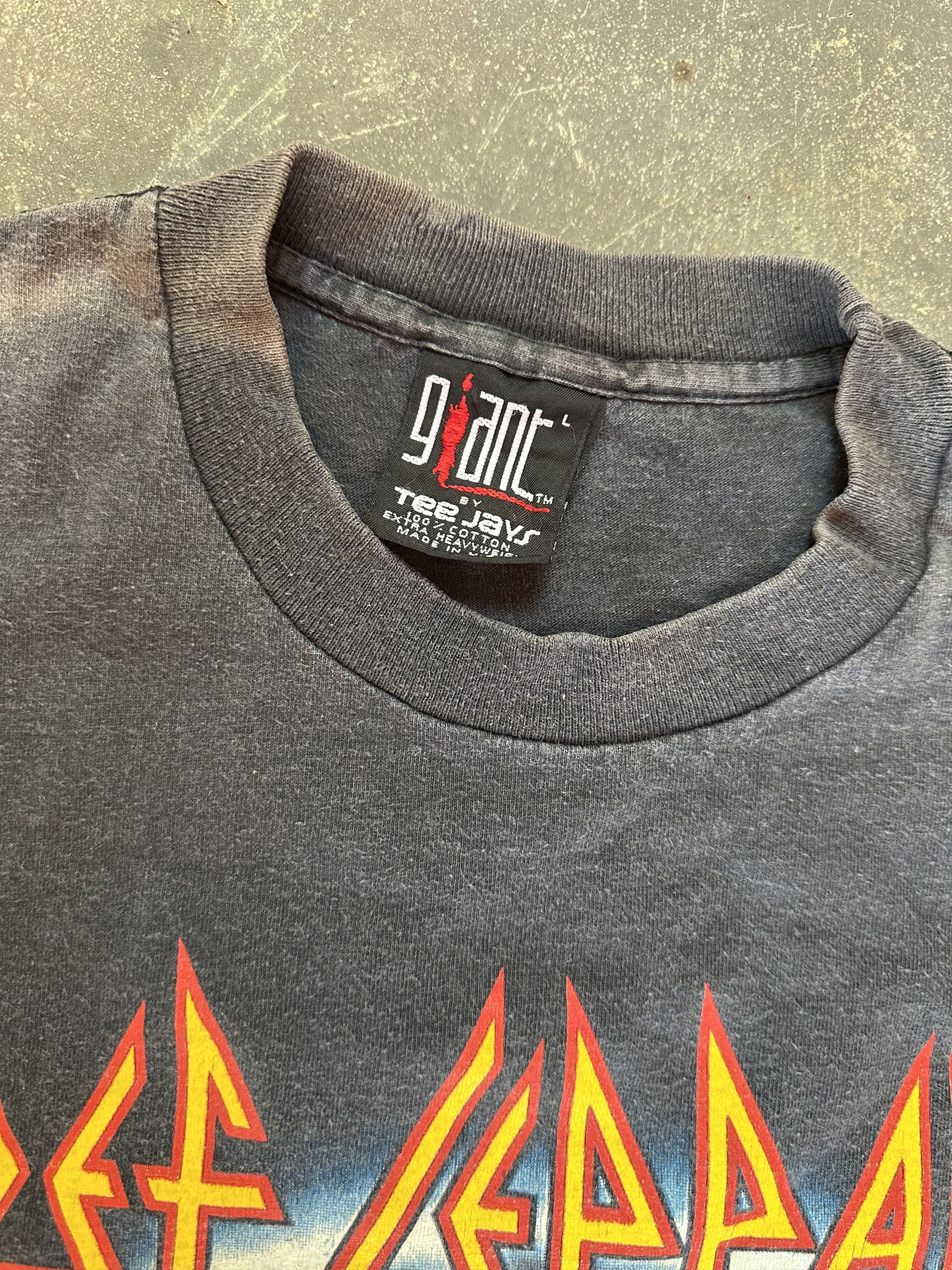 Band Tees Vintage 90s Def Leppard 1992 “7-Day Weekend Tour” Rock Tee Size US L / EU 52-54 / 3 - 3 Thumbnail