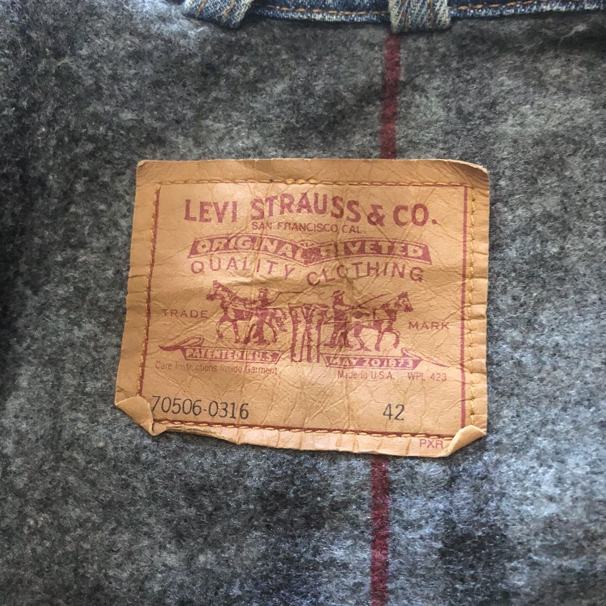 Levi's × Vintage 90’s Levi’s 70506-0316 Denim Trucker Blanked Lined Jacket Size US M / EU 48-50 / 2 - 8 Thumbnail