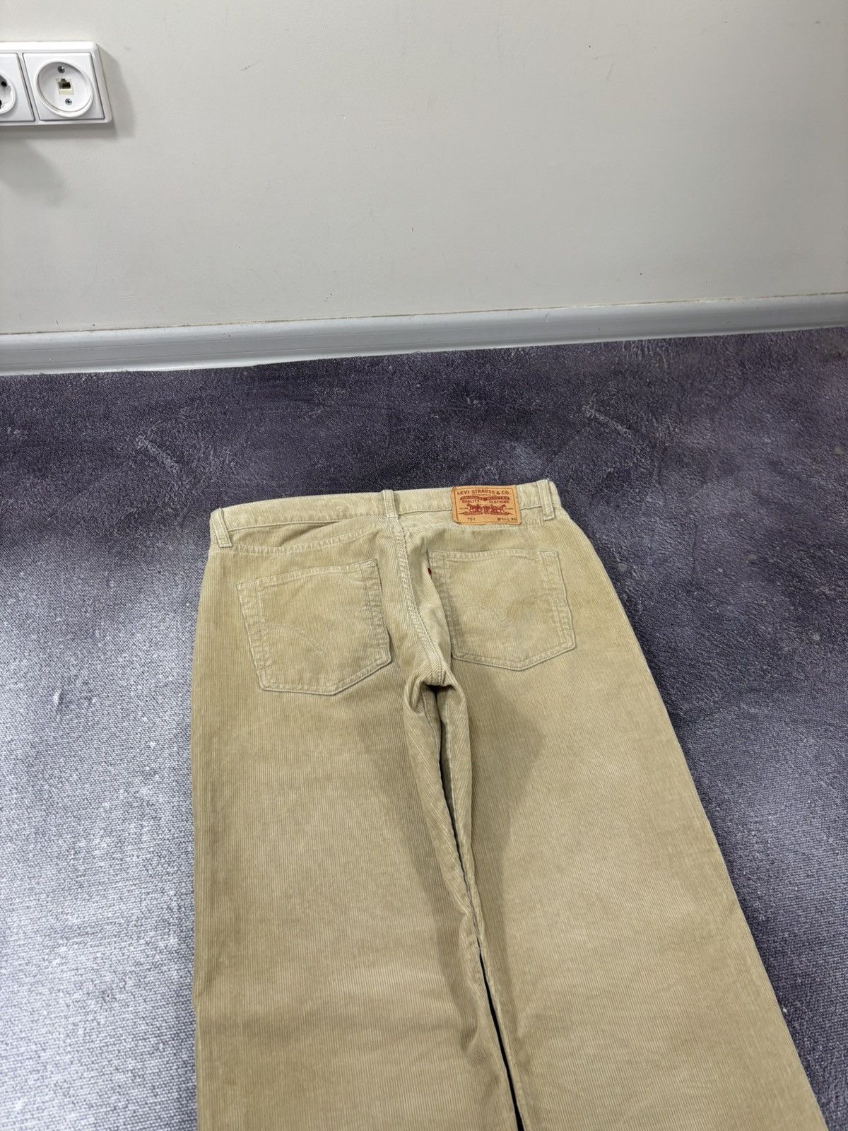 Levi's Vintage Levi’s 751 Men’s Beige Mustard Corduroy Baggy Pants Size US 32 / EU 48 - 4 Thumbnail