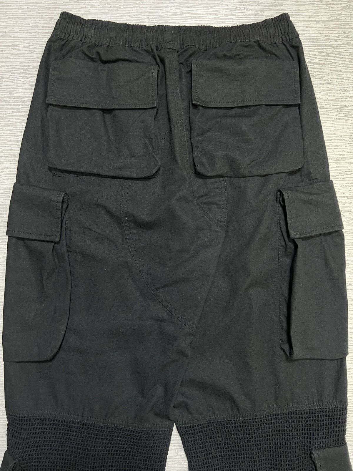 Givenchy Givenchy - Mesh Panel Multi-Pocket Cargo Pants Size US 30 / EU 46 - 10 Thumbnail