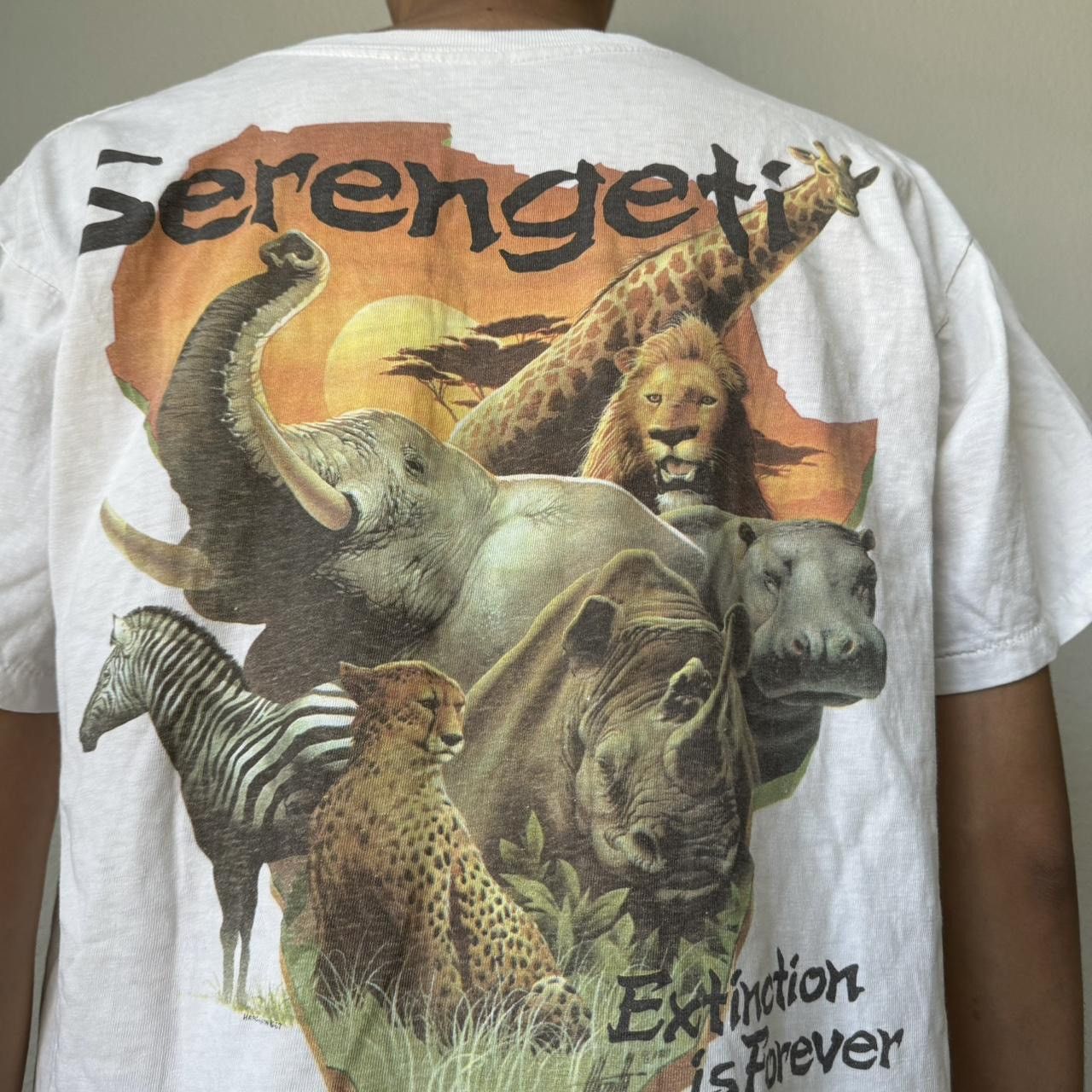 Vintage Vintage Serengeti 1990s Graphics White Tee Shirt Size US L / EU 52-54 / 3 - 7 Thumbnail