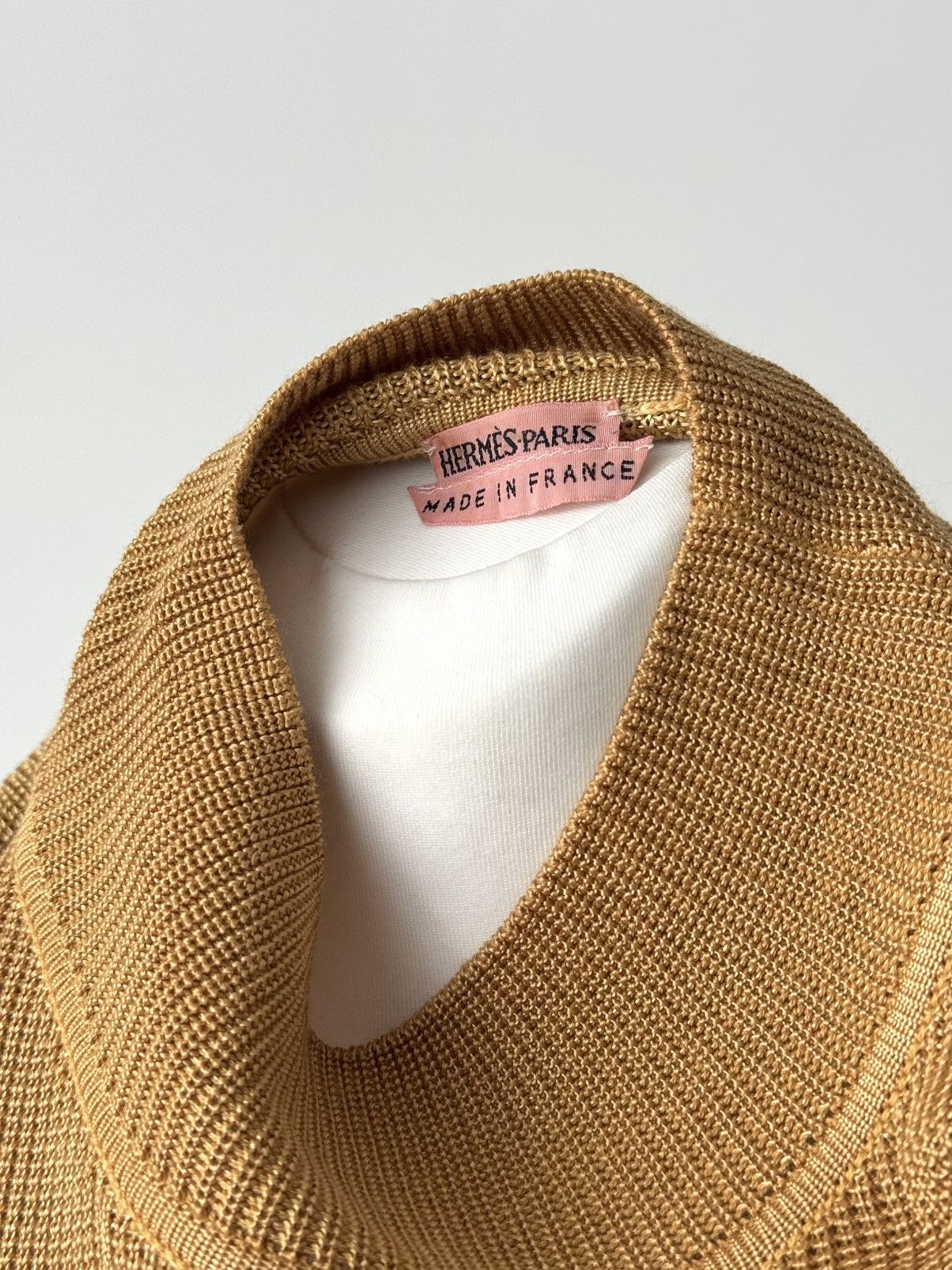 Hermes × Vintage Vintage 80s Hermes Paris Women’s Gold Silk Sweater Size S / US 4 / IT 40 - 3 Thumbnail