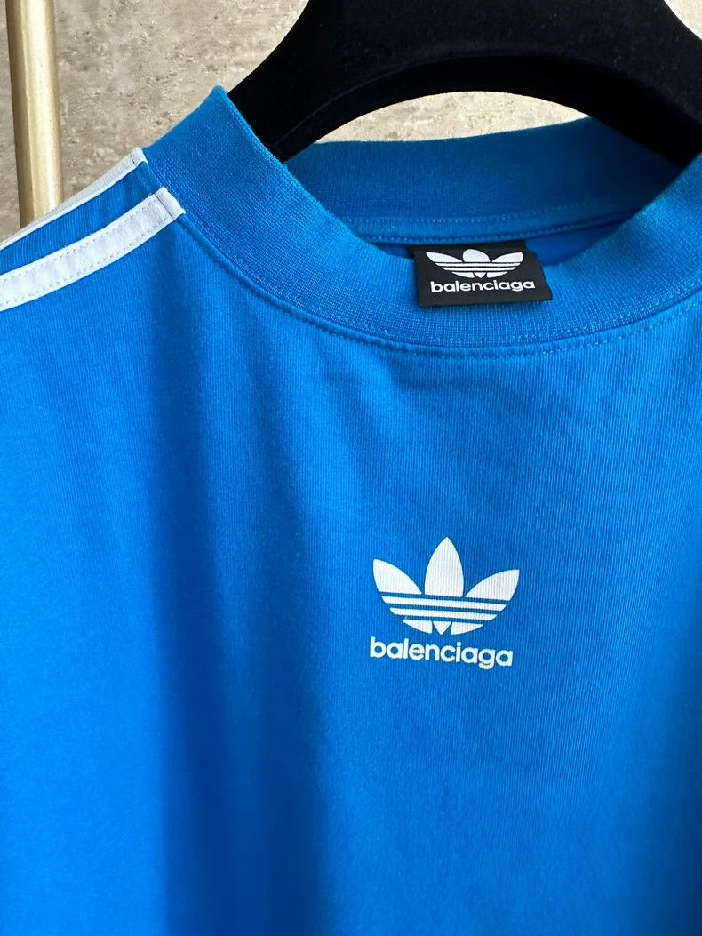 Balenciaga Balenciaga Co-branded L size short sleeve Size US L / EU 52-54 / 3 - 4 Thumbnail