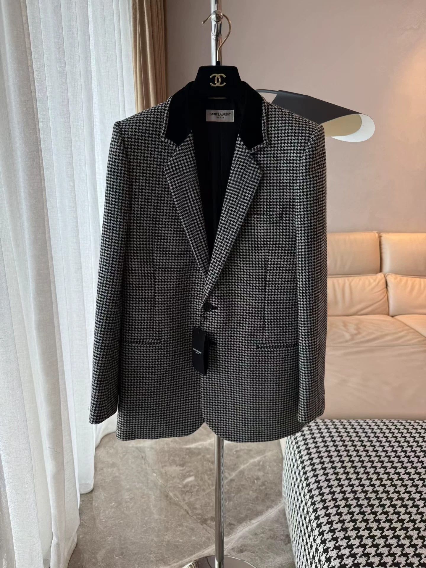 Yves Saint Laurent YSL Rose blazer 38 NWT Size XS / US 0-2 / IT 36-38 - 1 Thumbnail