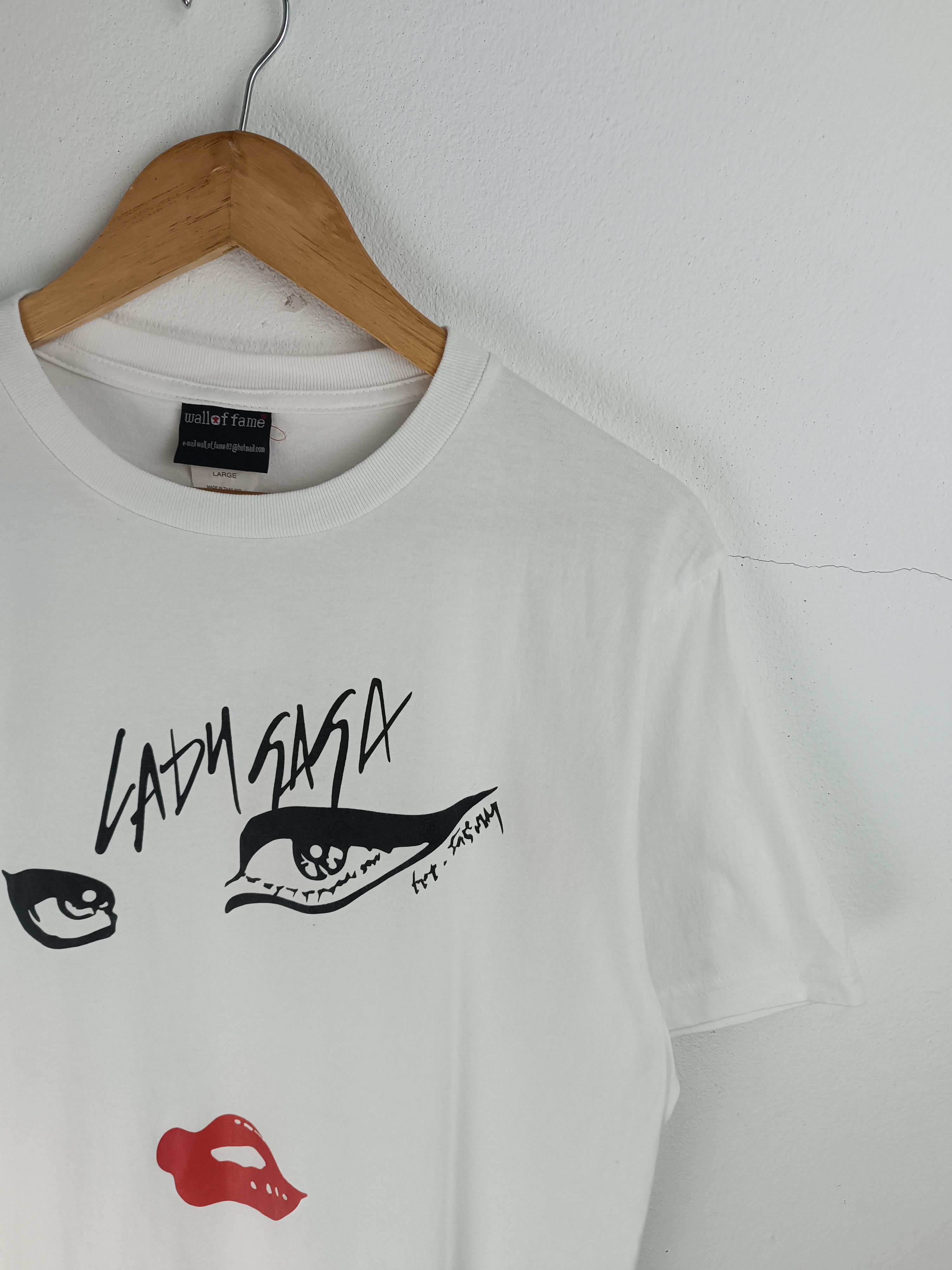 Vintage VINTAGE LADY GAGA "BORN THIS WAY" TEE (adele taylor swift) Size US L / EU 52-54 / 3 - 6 Thumbnail
