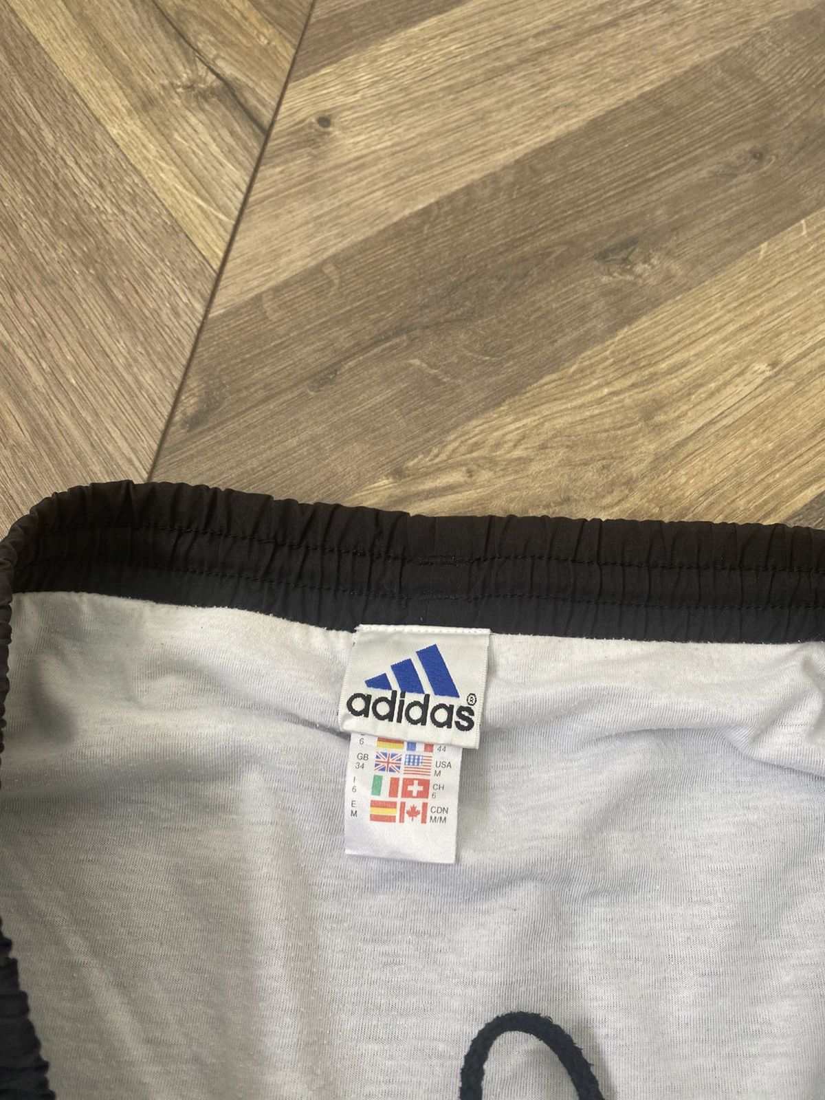 Adidas × Designer × Vintage Vintage Adidas 90s style shorts Size US 31 - 7 Thumbnail