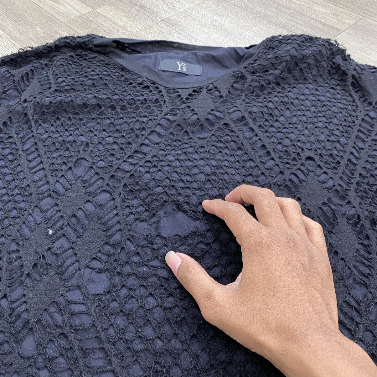 Yohji Yamamoto 2000s Y’s by Yohji Yamamoto Japan Knit Mesh Overlay T-Shirt Size US M / EU 48-50 / 2 - 19 Thumbnail