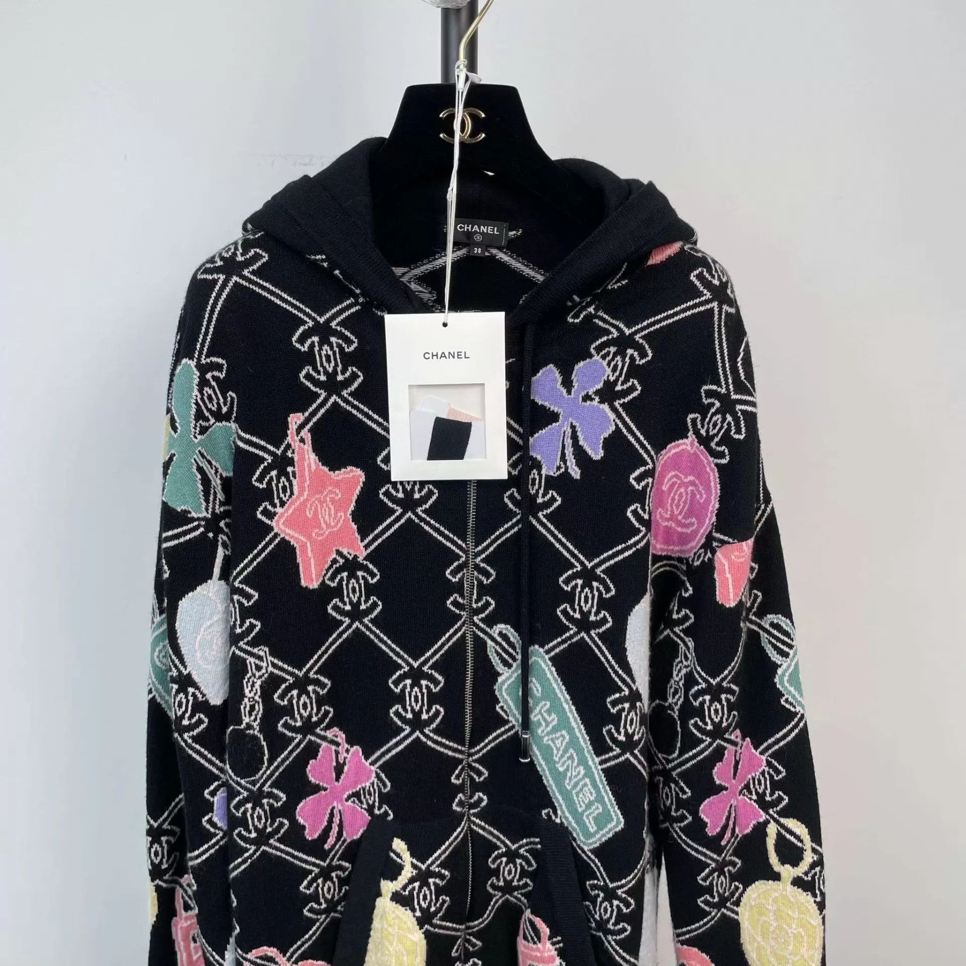 Chanel Chanel 22P Black Knit Cardi Printed Lion Head Buckle 38 Size S / US 4 / IT 40 - 9 Thumbnail