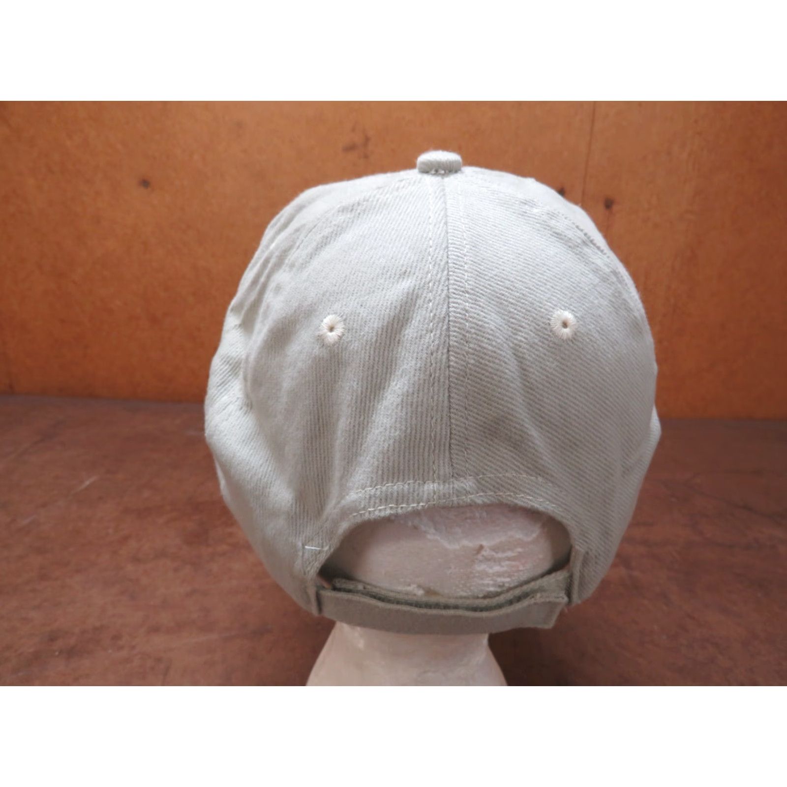 NFL VINTAGE Kansas City Chiefs Arrow Logo Embroidered NFL Baseball Cap Beige One Size Mens Unworn Adjustable Hat Size ONE SIZE - 3 Thumbnail