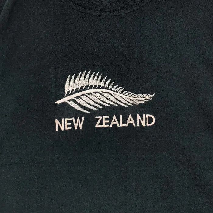Vintage NEW ZEALAND SILVERN FERN Center Logo Tourist Tee Shirt Size US S / EU 44-46 / 1 - 5 Thumbnail
