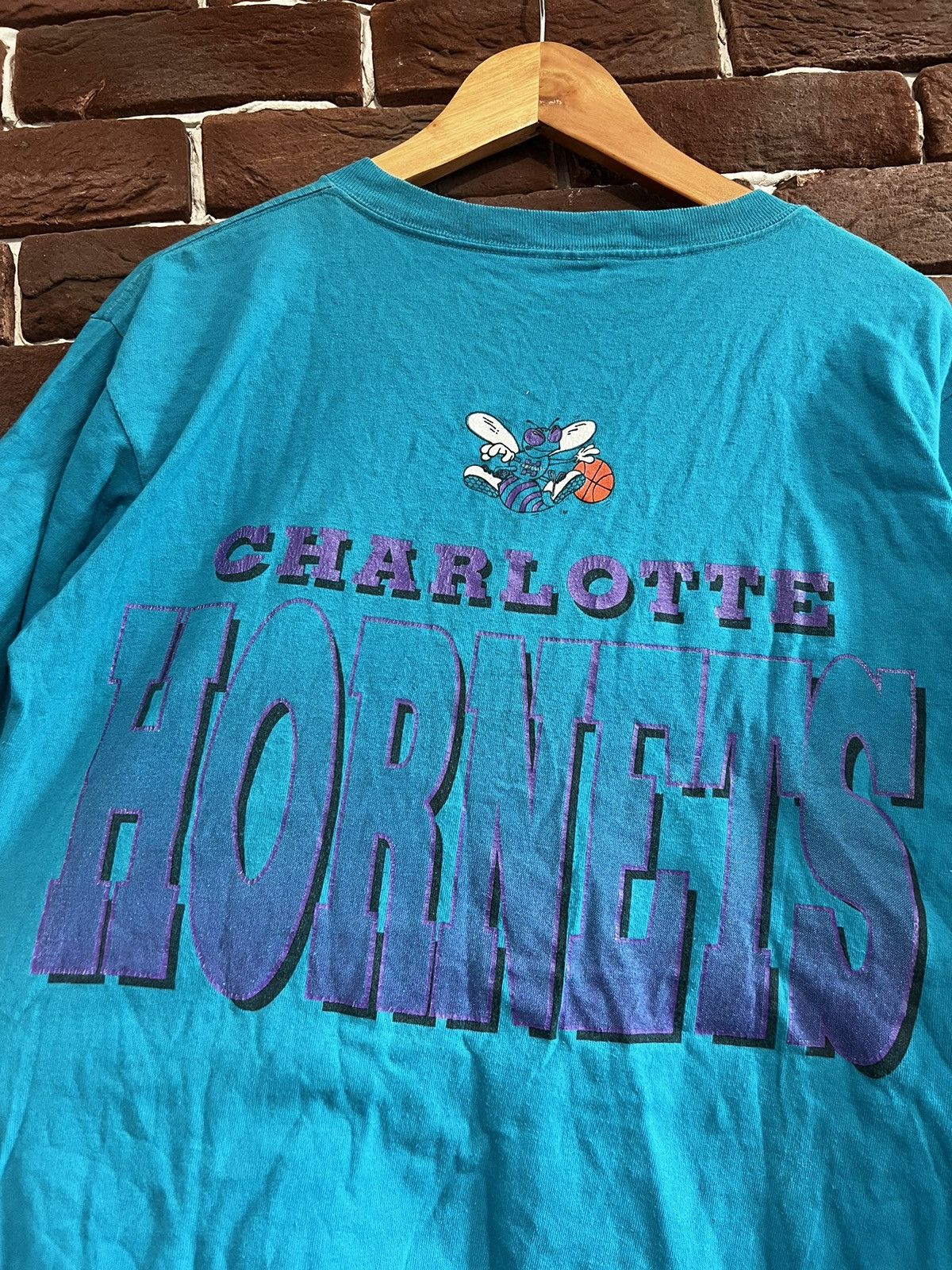 NBA Vintage 90s Starter NBA Charlotte Hornets Tshirt L Turqoise Size US L / EU 52-54 / 3 - 4 Thumbnail