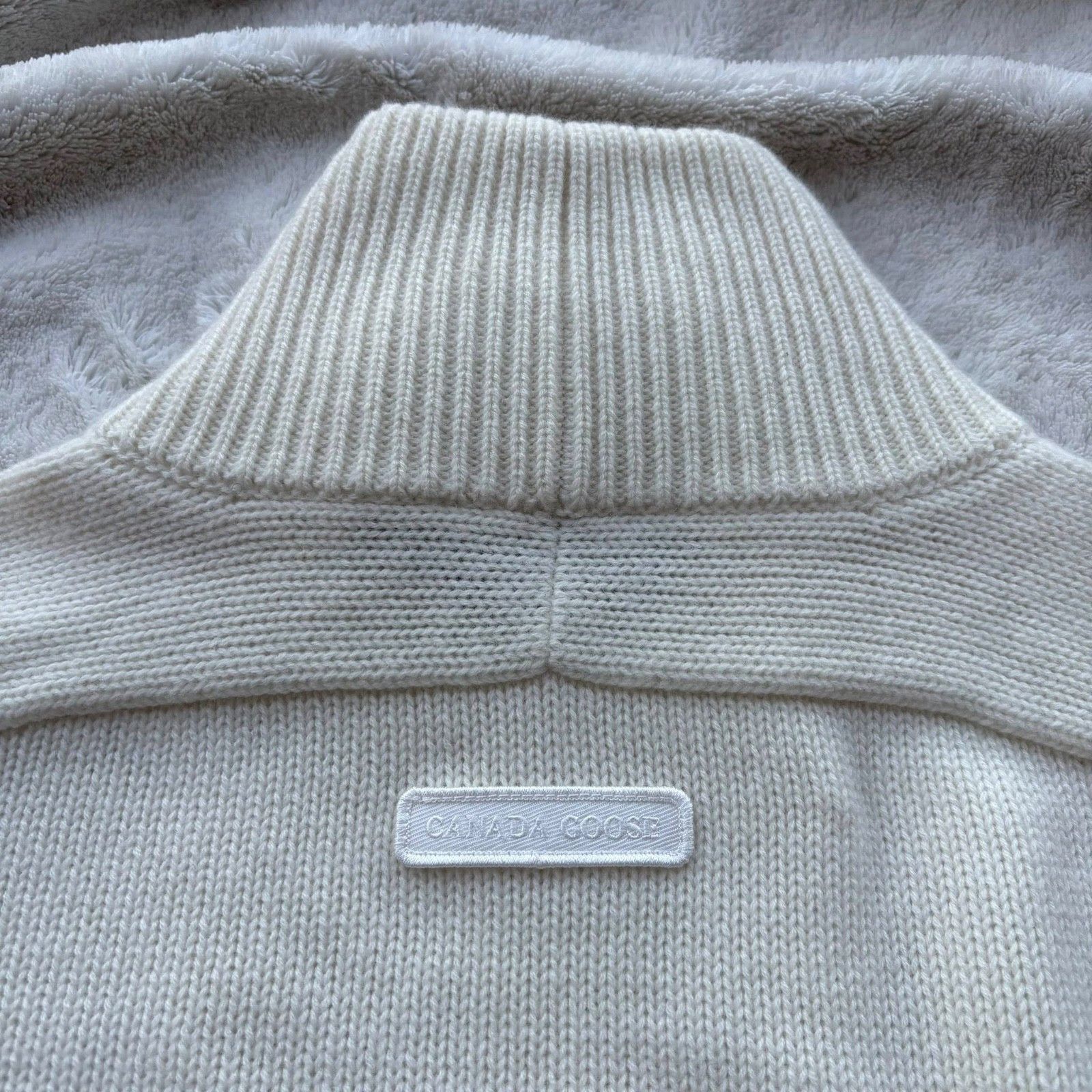 Canada Goose Canada Goose Northstar White Baysville Knit Turtleneck Size M / US 6-8 / IT 42-44 - 2 Thumbnail