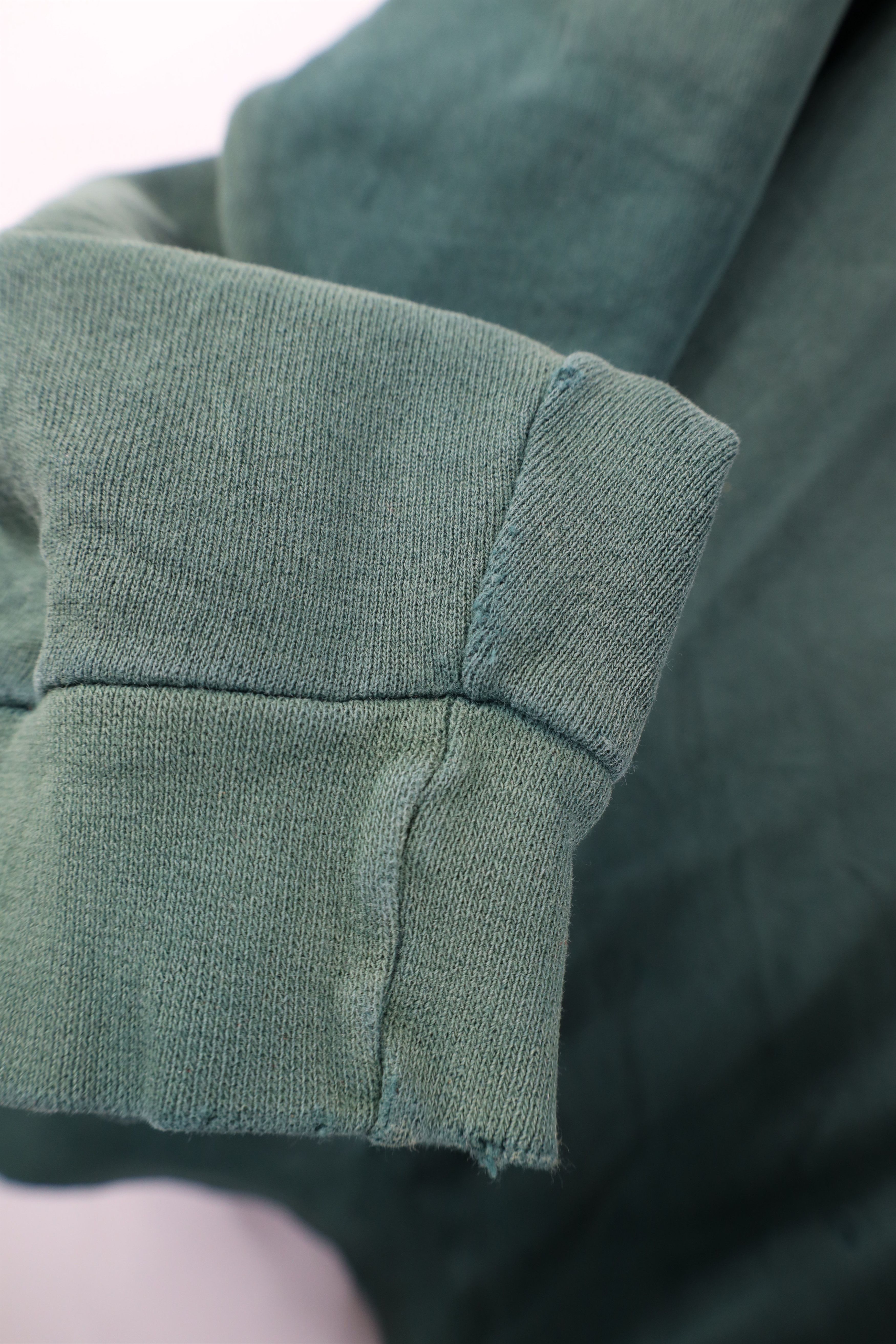 Vintage Vintage 90s Streetwear Sun Faded Crewneck Sweatshirt Green Size US XL / EU 56 / 4 - 6 Thumbnail