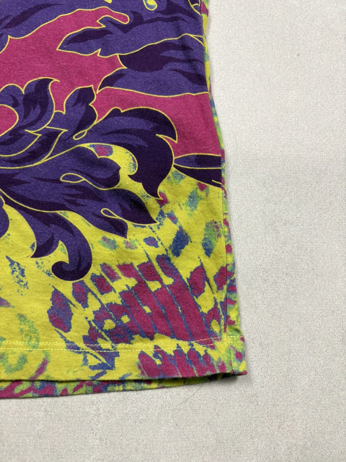 Versace Versace Jeans Couture All-Over Baroque Psychedelic T-Shirt M Size M / US 6-8 / IT 42-44 - 6 Thumbnail
