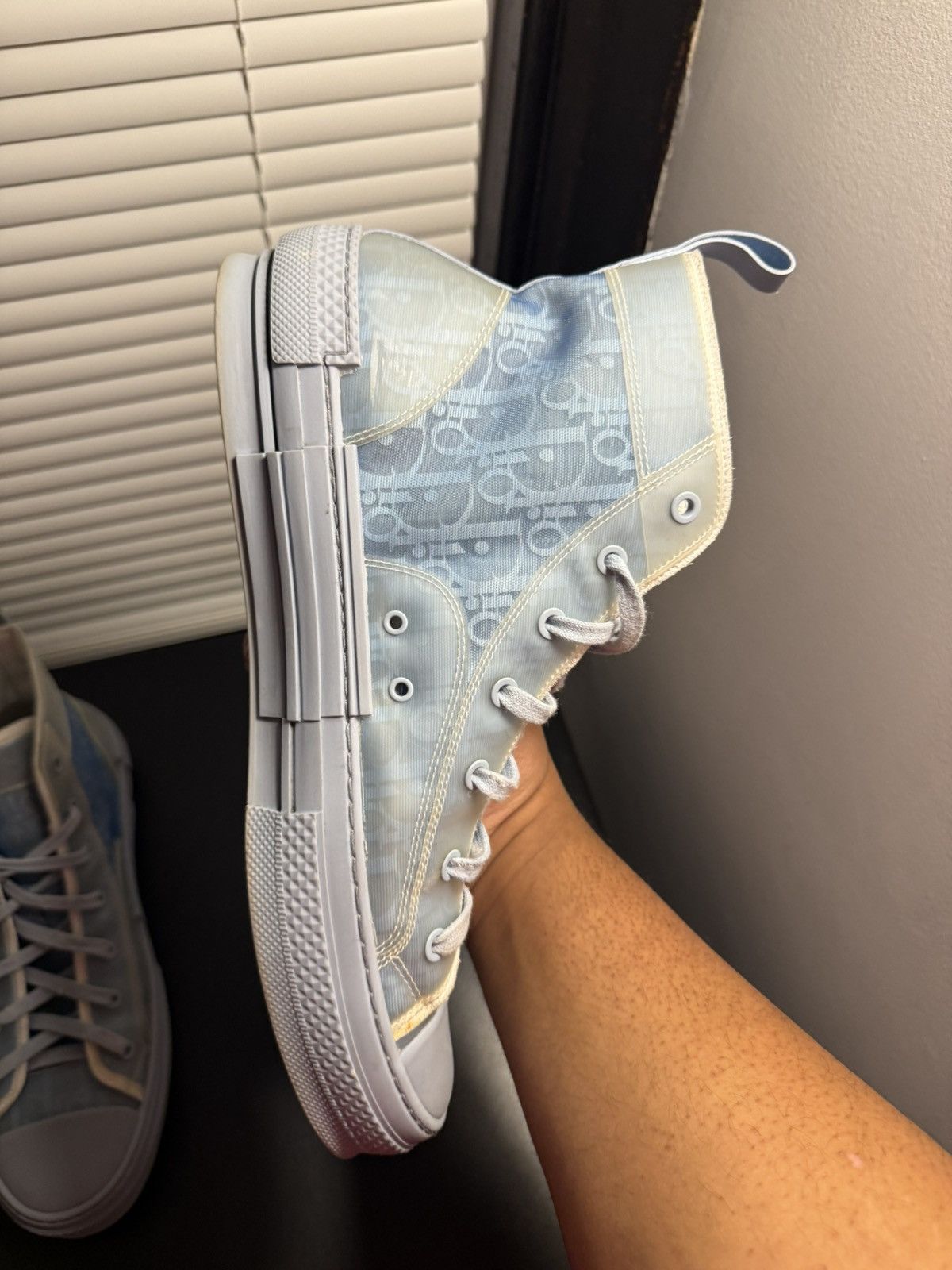 Dior Dior B23 High Top Daniel Arsham Light Blue US 11 / 44 EU Size US 11 / EU 44 - 8 Thumbnail